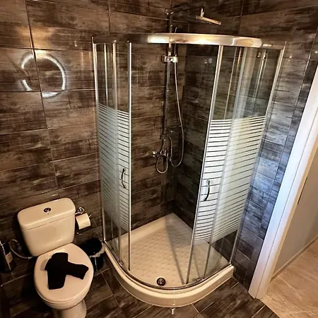 Luxvilla * Ájoi Déka